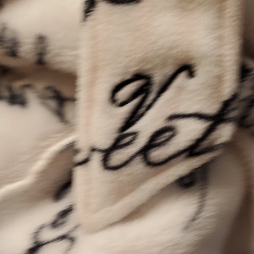 Victoria's Secretpinkand Black Script Robe - Picture 8 of 8